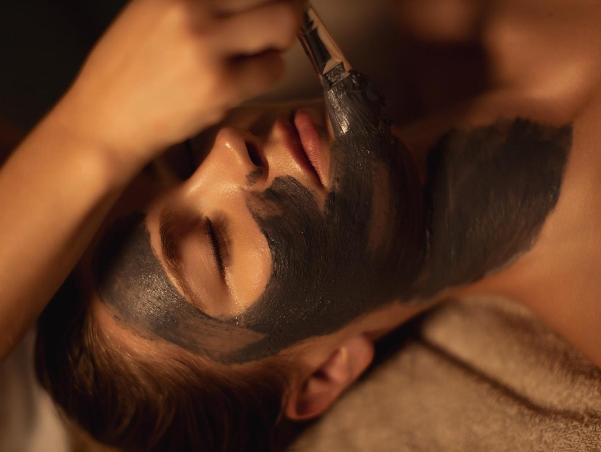 Boscolo Nice Hotel & Spa Ngoại thất bức ảnh A man receiving a facial