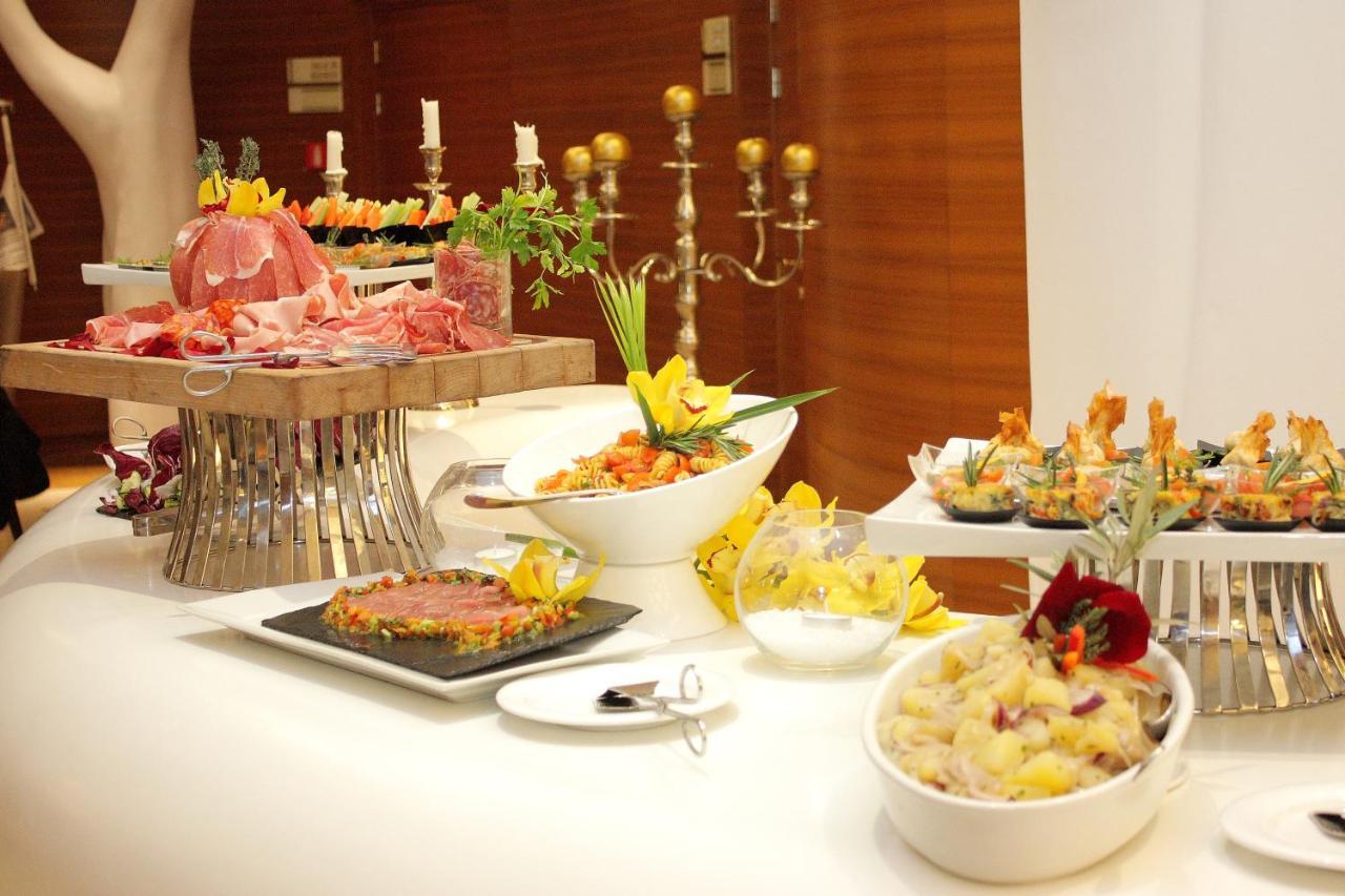 Boscolo Nice Hotel & Spa Ngoại thất bức ảnh A buffet